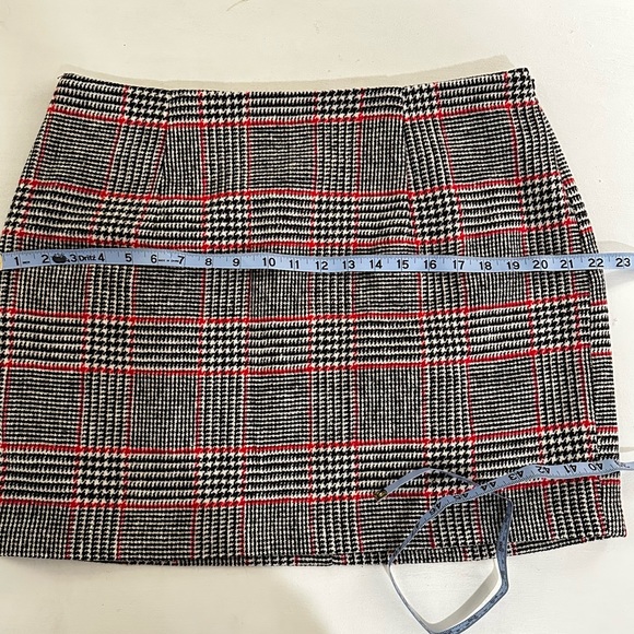 Forever 21+ Wool Blend Plaid Mini Skirt - Size 0X - Picture 13 of 15